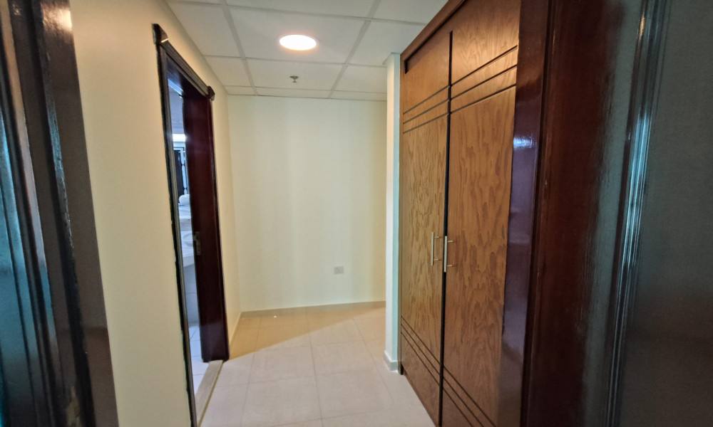 Warm and Cozy Apartment in West Bay Doha - Image 7