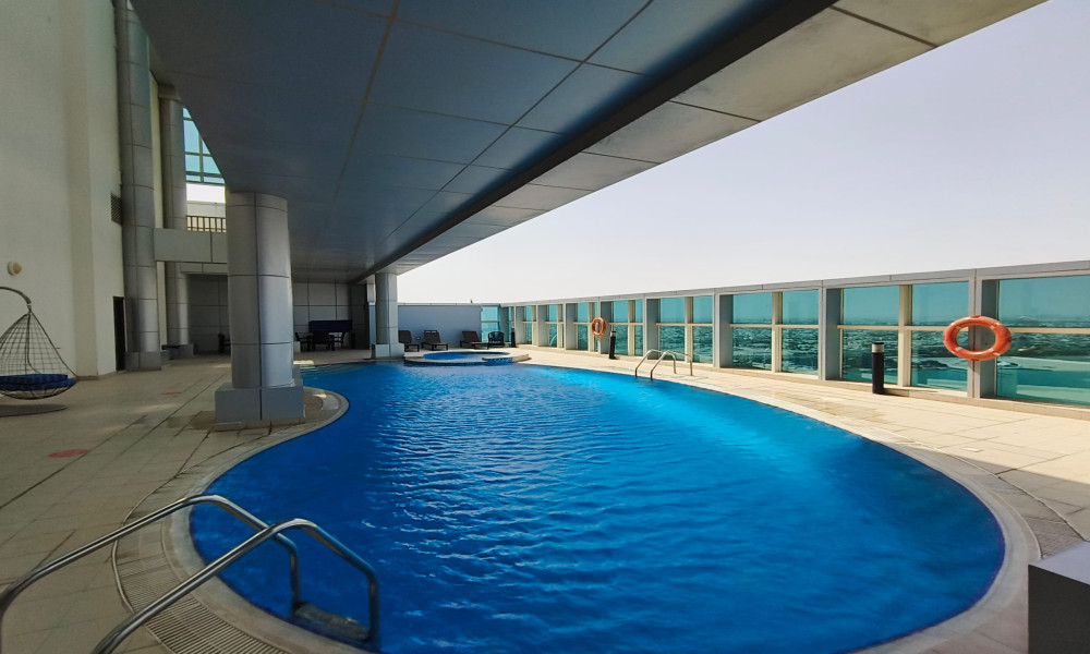 Warm and Cozy Apartment in West Bay Doha - Image 9